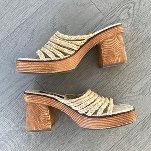 lei's platform sandals
